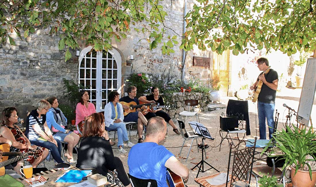 Musikworkshops für Gesang und Gitarre an der Dordogne in Frankreich